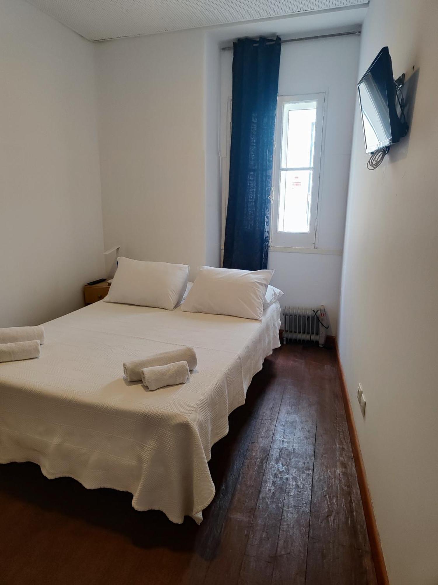 House Rooms In Bairro Alto Lisbon Room photo